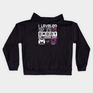 I Leveled Up To Daddy. GIRL Loading 2024. Soon To Be Dad. Baby GIRL Kids Hoodie